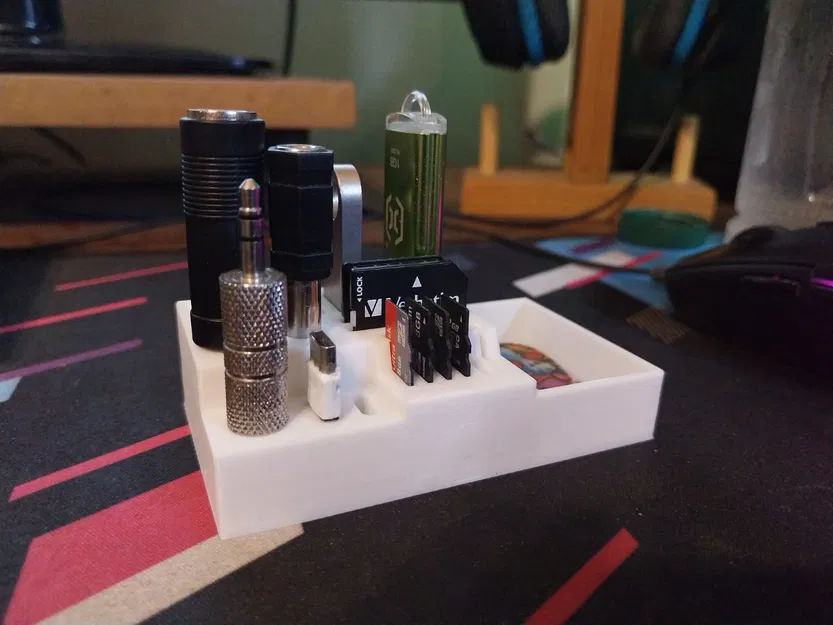 Hộp Đựng Hỗ Trợ Thẻ SD/USB/Jack/USB C - Image 1