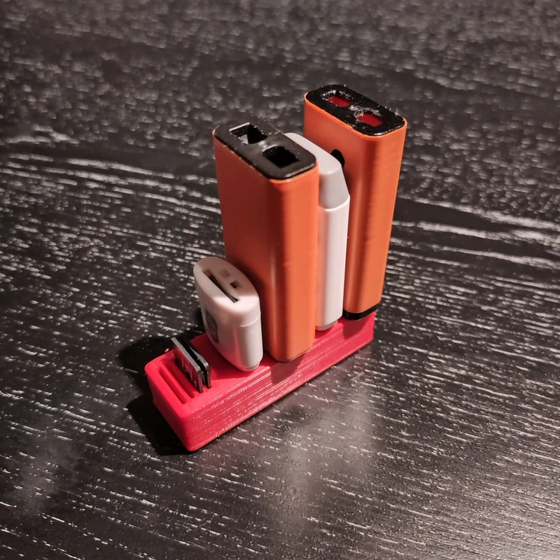 Kệ đựng USB và thẻ nhớ microSD