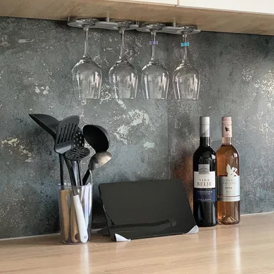 Giá đỡ ly rượu vang "Double Ds" đặt cạnh nhau