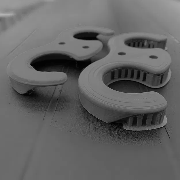 Giá đỡ ly rượu vang "Double Ds" đặt cạnh nhau - Image 9