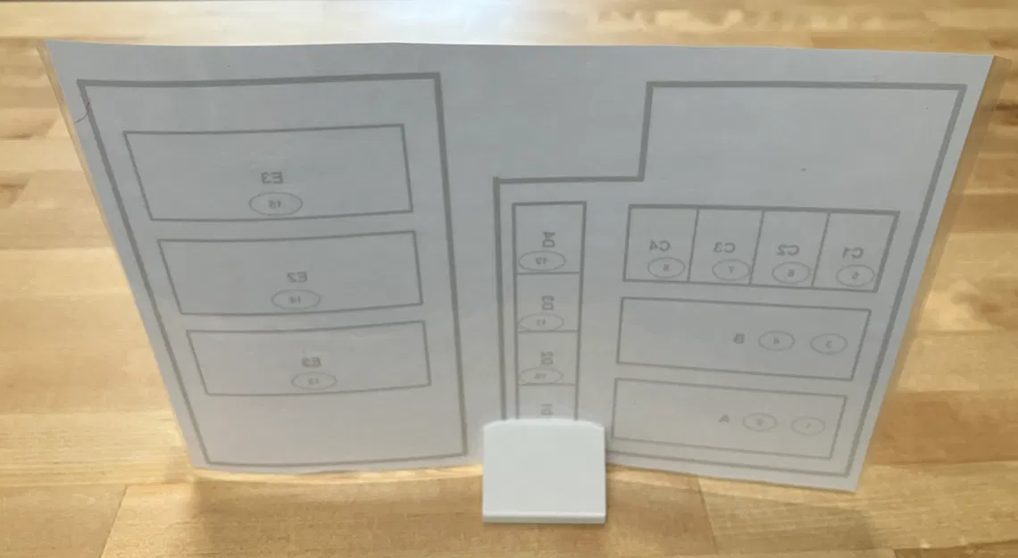 Chân Đế/Kệ Treo Giấy - Image 1