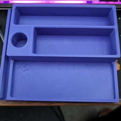 Thêm một cái để bàn nữa nè!