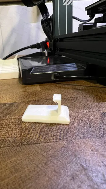 Móc treo đồng hồ IKEA Tromma thân thiện với keo Command - Image 1