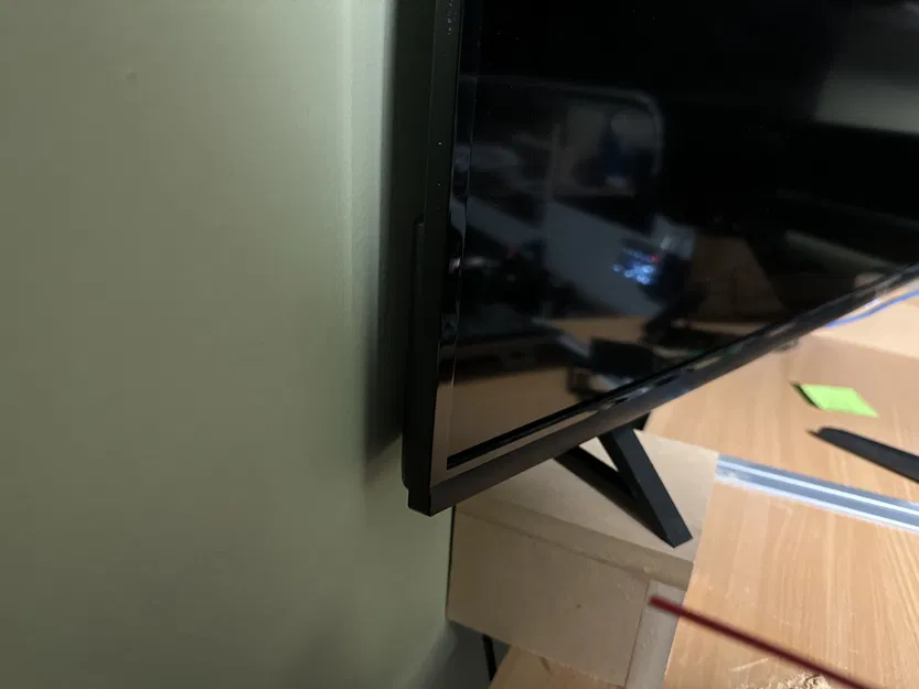 Chân đế TV TCL Roku để dựa sát tường - Image 3