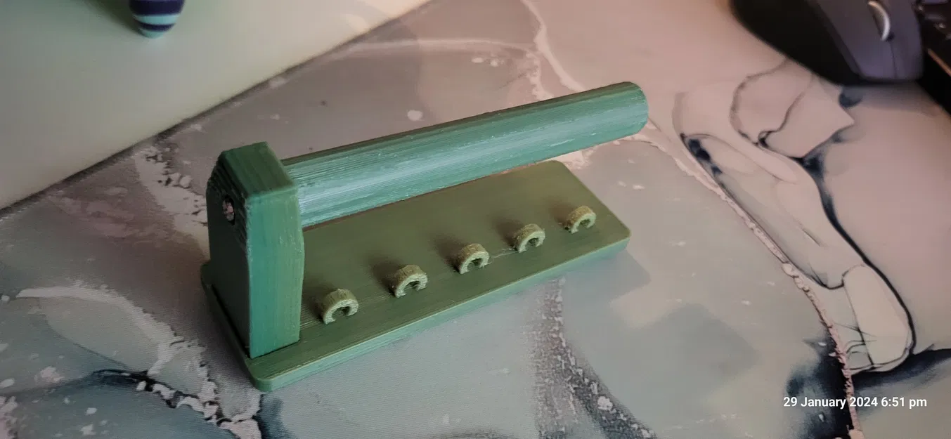 Giá đỡ cuộn dây Gridfinity nhiều bộ phận - Image 1