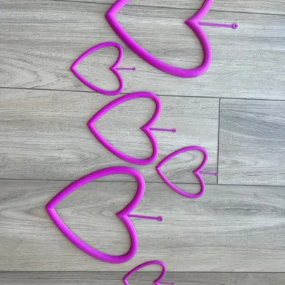 Trái Tim Treo Tường (Nghệ Thuật)