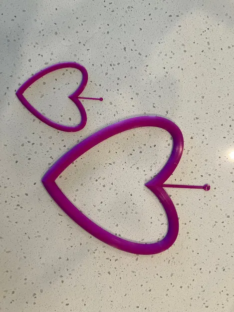 Trái Tim Treo Tường (Nghệ Thuật) - Image 2