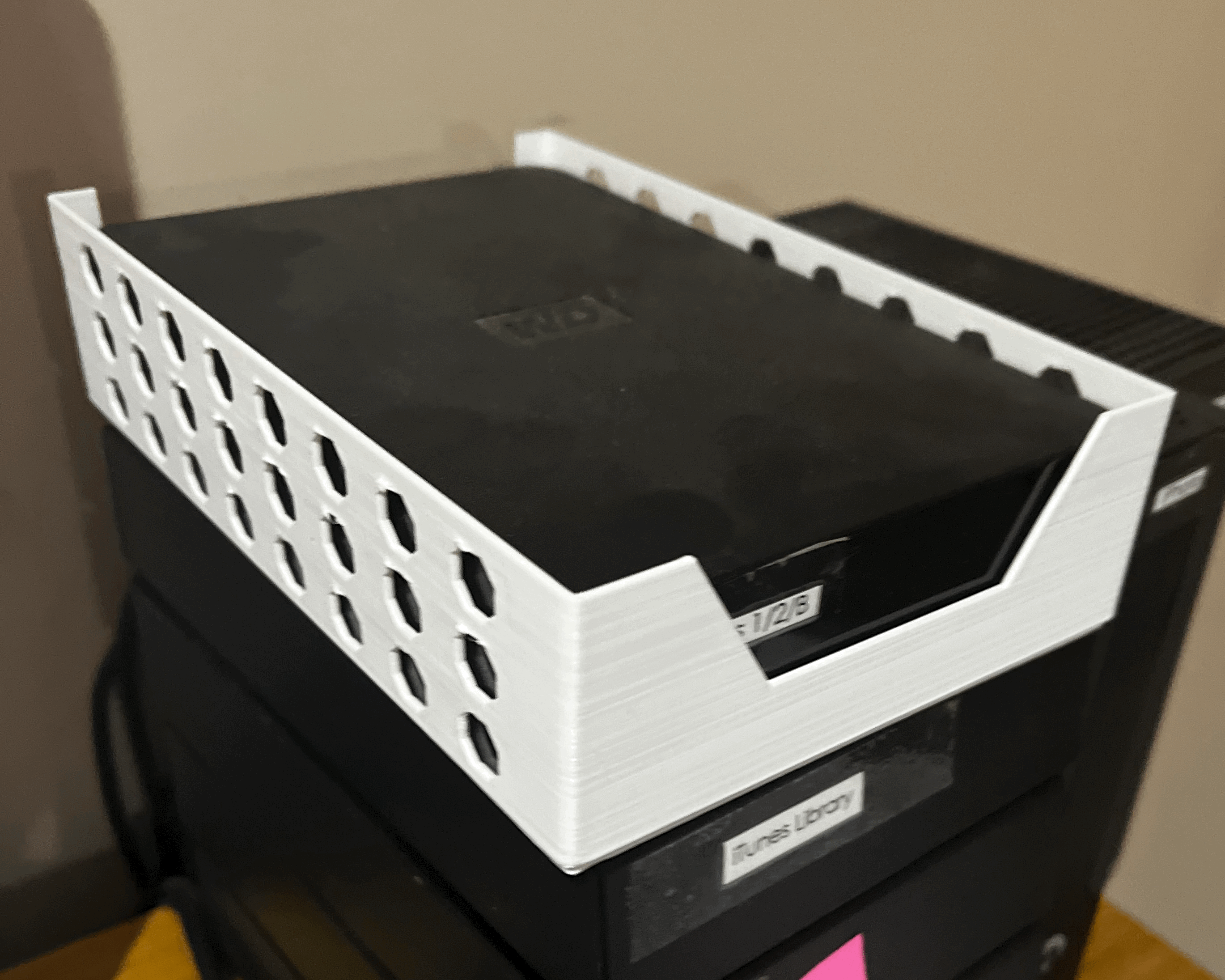 Khay xếp chồng cho ổ cứng gắn ngoài - Image 1