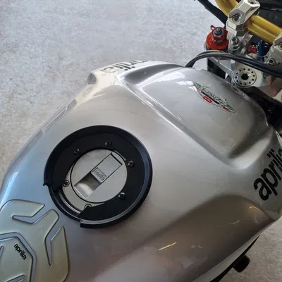 Adapter Givi Tanklock cho Aprilia Tuono