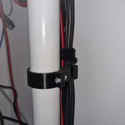 Chỗ luồn dây cho chân bàn IKEA Adils