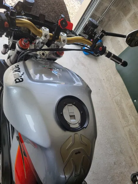 Adapter Givi tanklock cho Aprilia Tuono - Image 3