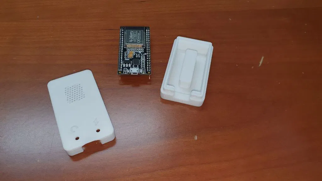 Vỏ / nắp ESP32 (không cần ốc vít) - Image 1