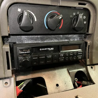 1992 - 1996 Dodge Viper: Giá đỡ Radio