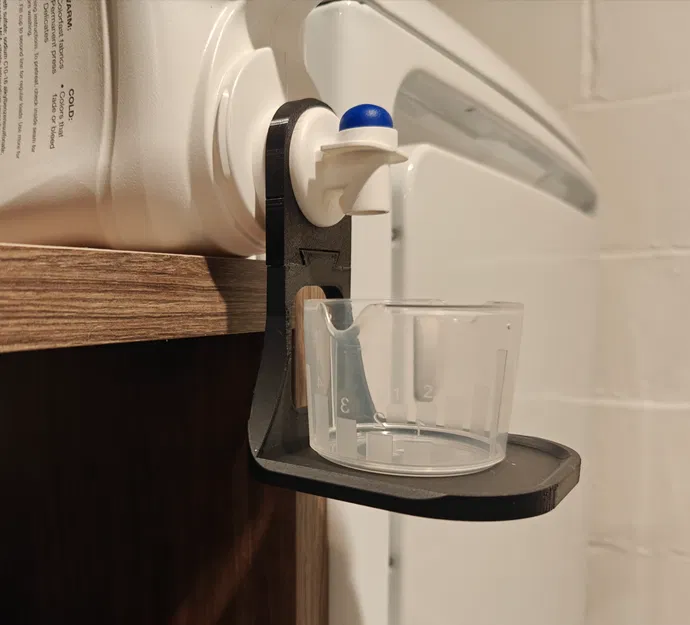 Chai Đựng Nước Giặt Kiêm Giữ Cốc - Image 1