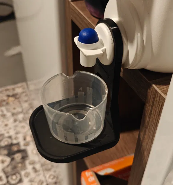 Chai Đựng Nước Giặt Kiêm Giữ Cốc - Image 2