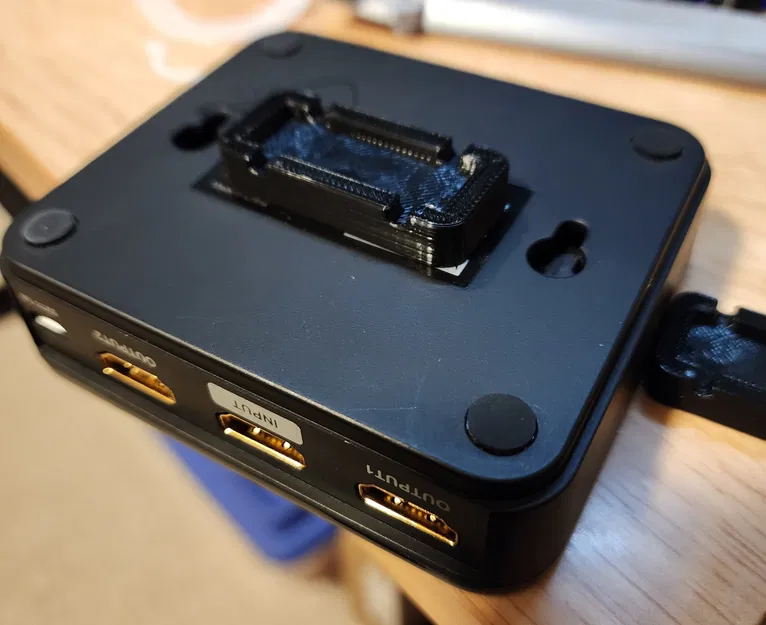 Chân đế/Miếng đệm chống trượt cho kệ dây - Image 1