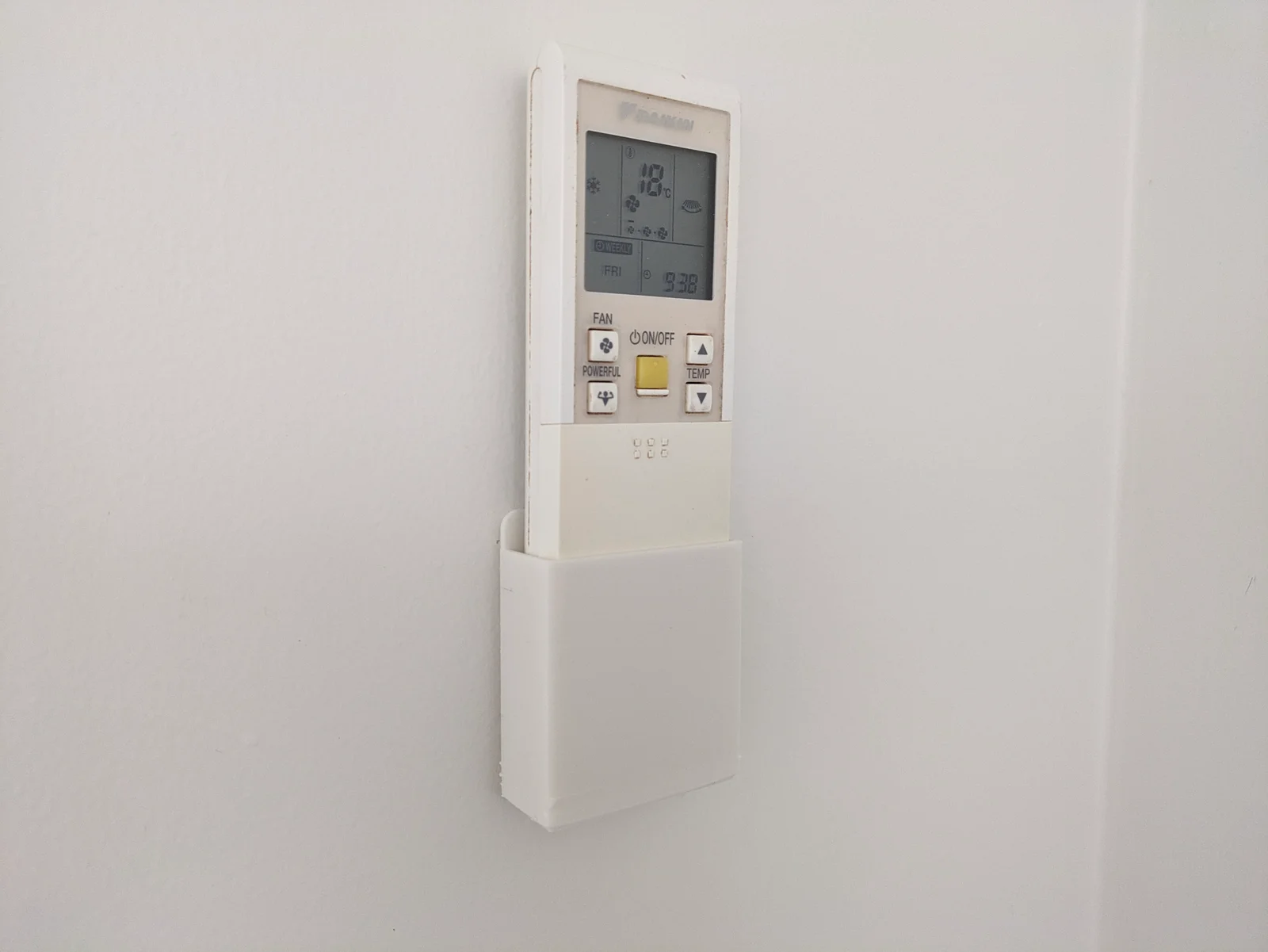 Giá đỡ treo tường điều khiển máy lạnh Daikin ARC452A4 1