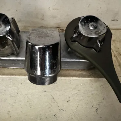 Cần Gạt Cho Vòi Nước