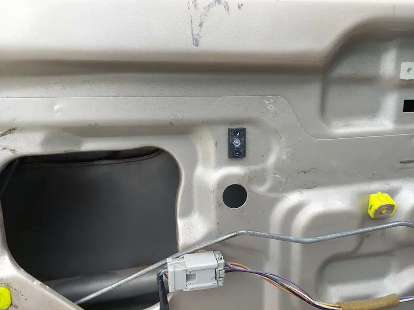 Ốc dẫn hướng ty tay nắm cửa trong Honda CRV - Image 7