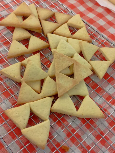 Khuôn Cắt Bánh Quy Zelda Triforce - Image 2