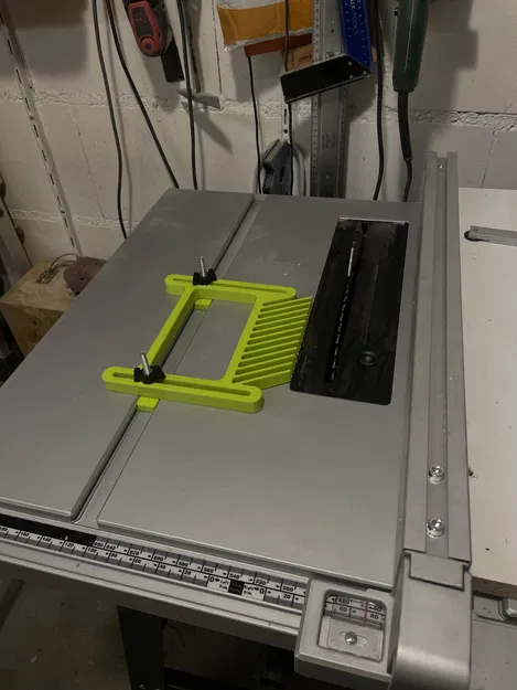 Kẹp Giữ Featherboard Cho Máy Cưa Bàn Scheppach HS105 - Image 1