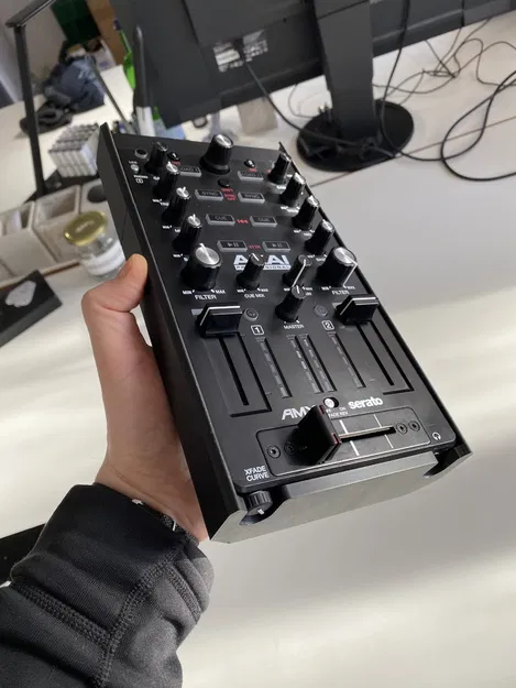 Chân đế & Nắp đậy Akai AMX Midi Mixer - Image 1