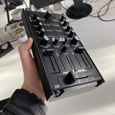 Chân đế & Nắp đậy Akai AMX Midi Mixer