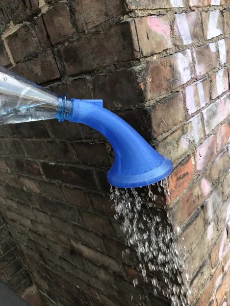 Bình Tưới Cây Vặn Chân Chai - Image 1