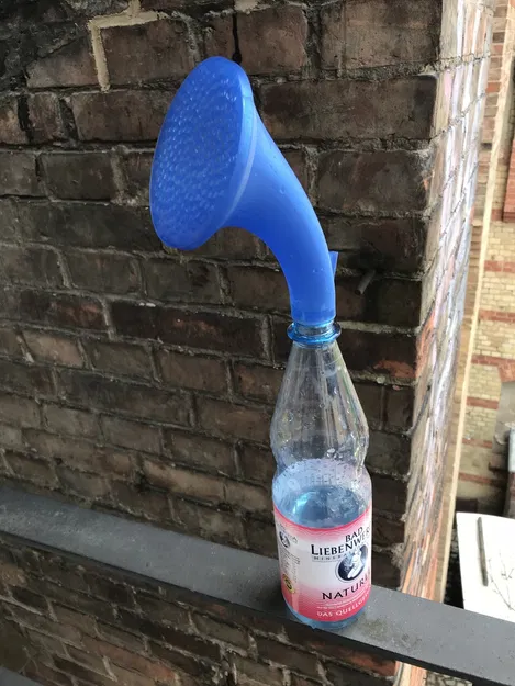 Bình Tưới Cây Vặn Chân Chai - Image 2