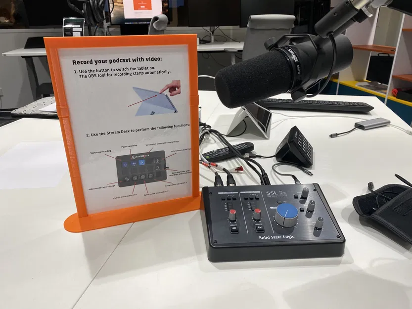 Chân đế trưng bày giấy A4 ép plastic - Image 1