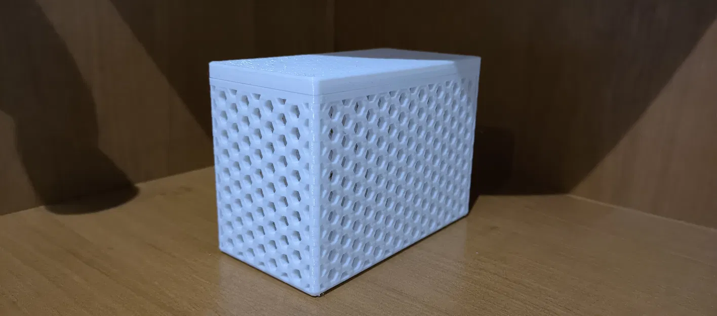 Hộp có họa tiết lục giác và nắp đậy - Image 2