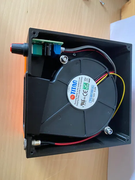 Giá đỡ 2020 có nam châm + xoay 15 độ - Image 1