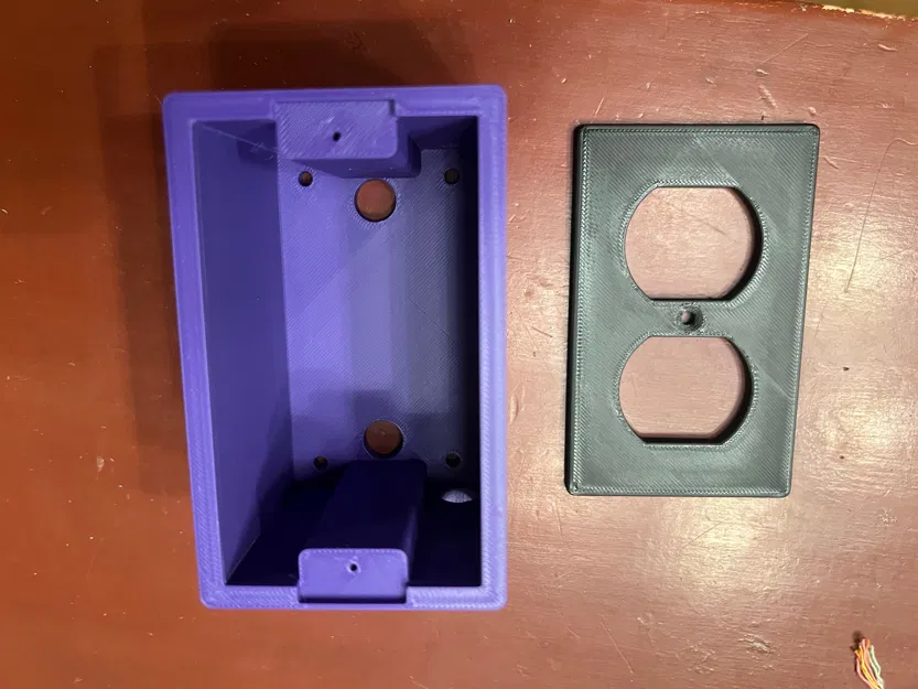 Hộp Ổ Cắm Điện, Cỡ Nhỏ Gọn - Image 1