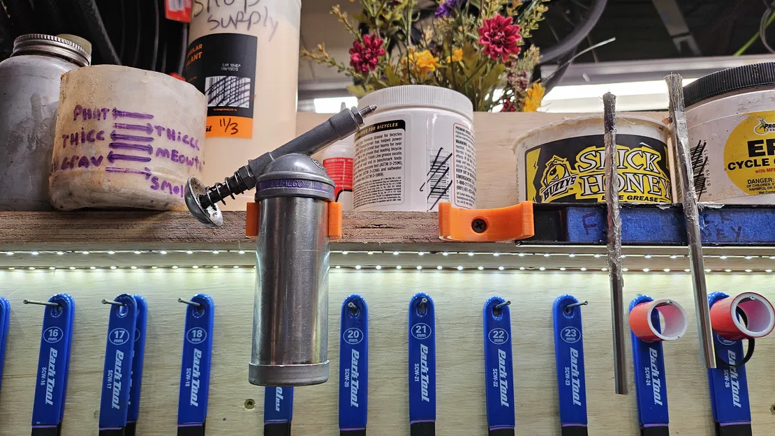 Giá Treo Súng Bơm Mỡ Park Tool Dualco - Image 2