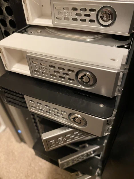 Phụ Kiện Thay Thế Khay Ổ Cứng Thecus - Image 1