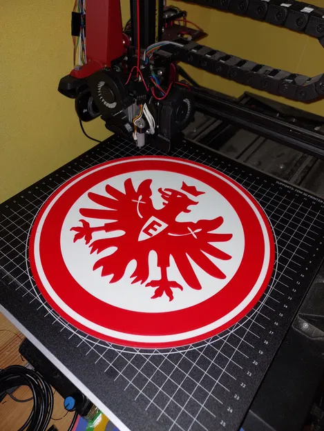 Huy Hiệu Eintracht Frankfurt - Image 2