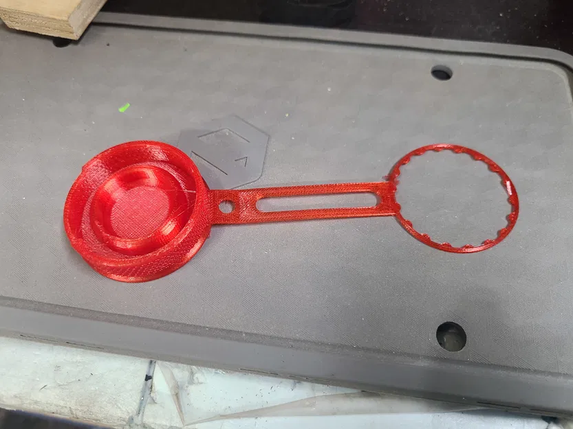 Nắp Bình Nước Rửa Kính Xe GMC - Image 2