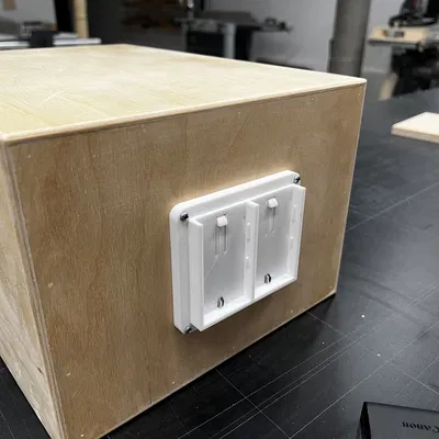 Hộp Đựng Pin Canon LP-E6