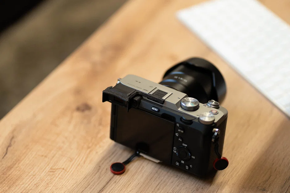 Ống che mắt (eyecup) cho máy ảnh Sony a7c - Image 1