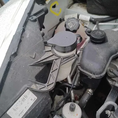 Nắp Bình Nước Rửa Kính Chắn Gió