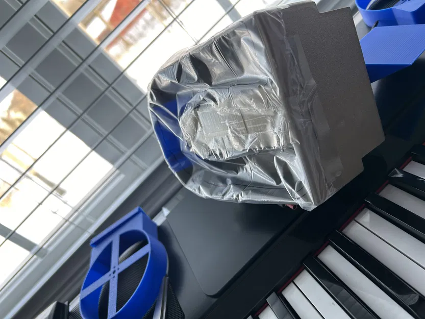 Thuyền Khí Động Học Mini Một Motor - Image 1