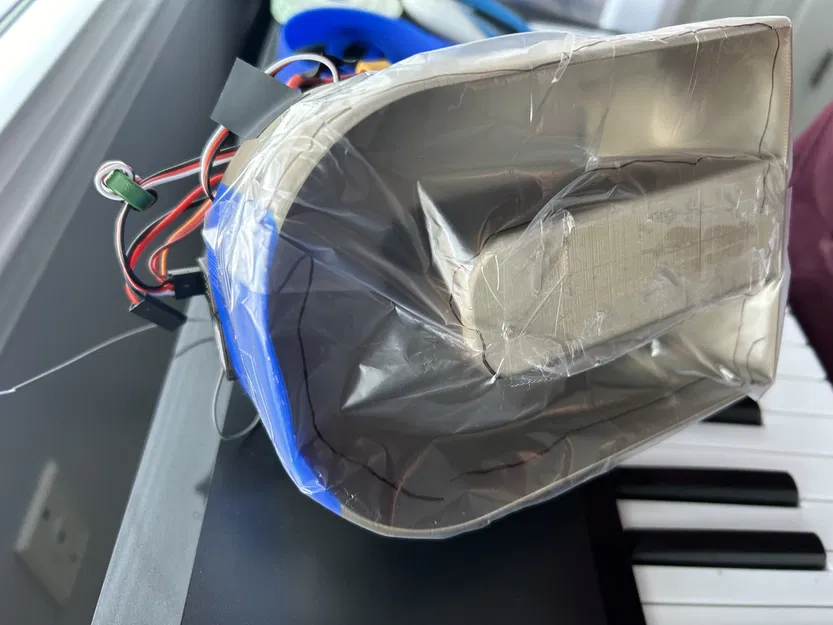 Thuyền Khí Động Học Mini Một Motor - Image 2