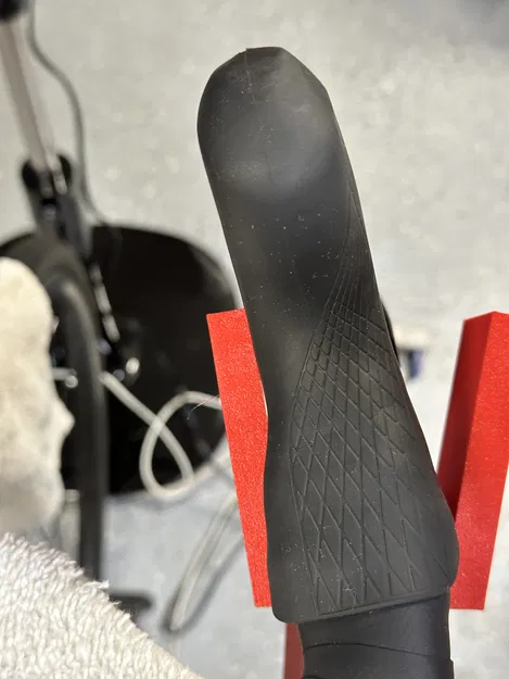 Dụng cụ đo độ nghiêng tay phanh tối đa 10 độ theo quy định UCI - Image 2