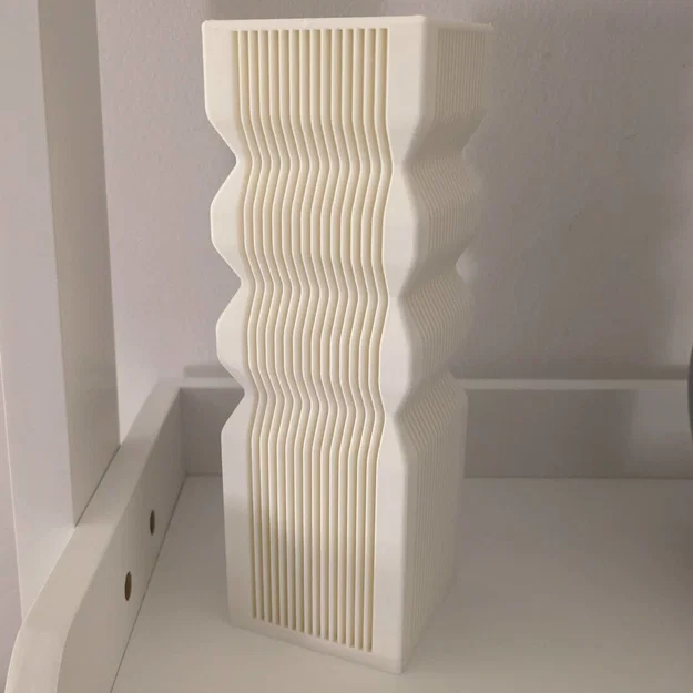 Chậu Hoa Tháp ("Slotted Tower Vase") - Image 1