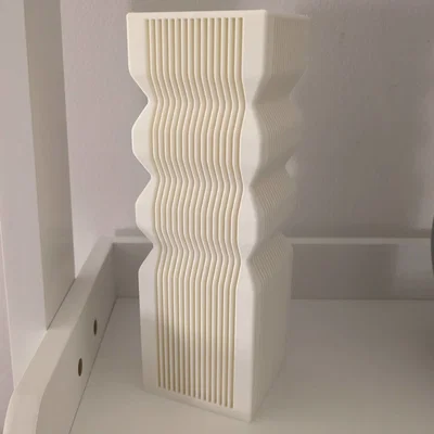 Chậu Hoa Tháp ("Slotted Tower Vase")