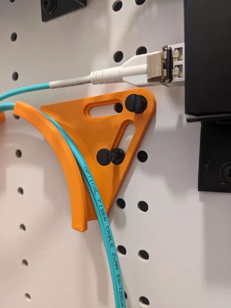 Kẹp Giữ Vòng Cáp Quang Leviton (Tai Mèo) - Image 1