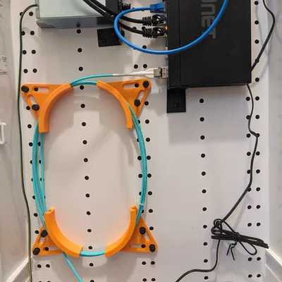 Kẹp Giữ Vòng Cáp Quang Leviton (Tai Mèo)