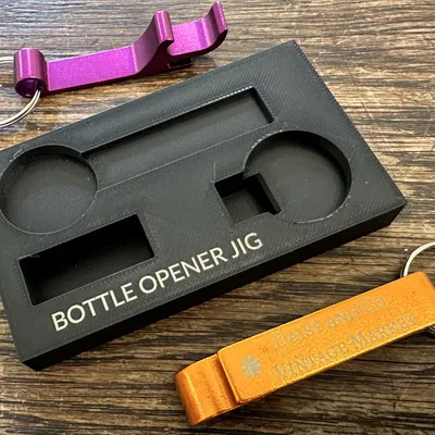 Giá Đỡ Khắc Laser Cho Dụng Cụ Mở Nắp Chai