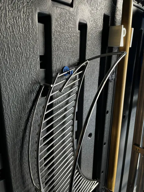 Móc treo đồ cho nhà kho Suncast - Image 3