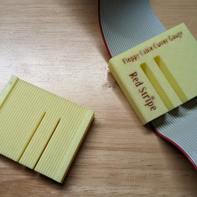 Khuôn Cắt Dây Dẹt Ổ Đĩa Mềm